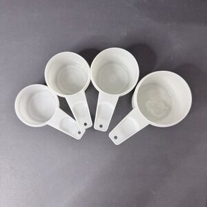 Vintage Tupperware Measuring Cup Set Of 4 White Plastic GUC Stackable Nesting‎